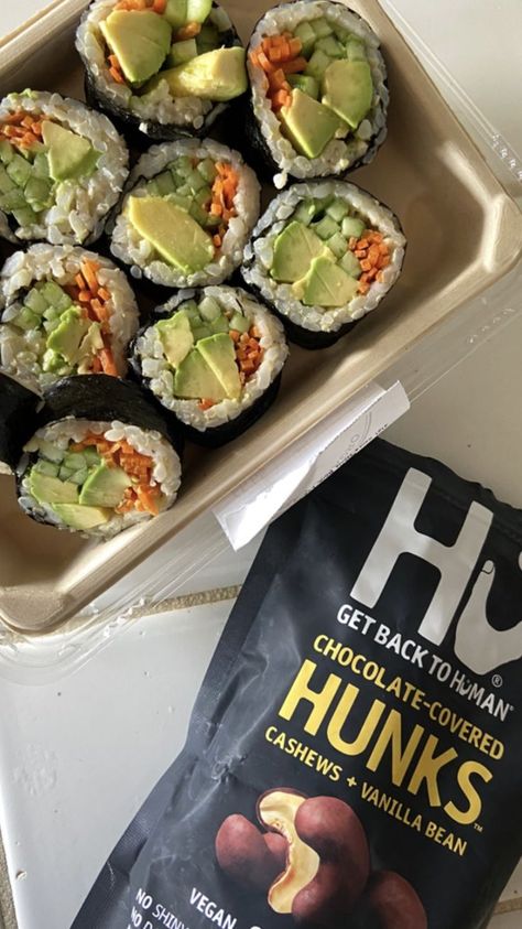 Healthy Office Lunch, Lunch Sushi, Sushi Aesthetic, Healthy Sushi, Healthy Office, Sushi Lunch, Office Lunch, Healthy Food Motivation, Healthy Lifestyle Food