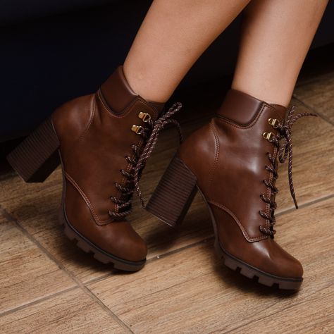 Heeled Boots Aesthetic, Brown Boots Aesthetic, Brown Boots Heels, Brown Heeled Boots, Boots Outfit Ankle, Dr Shoes, Brown Boots Women, Hot Boots, Cute Boots