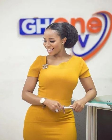 Serwaa Amihere, Office Wear Dresses, The Newsroom, Corporate Dress, Afrikaanse Mode, Corporate Attire, Corporate Fashion, Traje Casual, Classy Dress Outfits