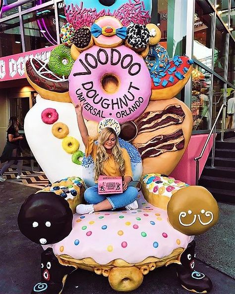 ✰ P I N T E R E S T: basicallyclaudia2 ✰    Universal Orlando Resort on Instagram: “🙌if you love #VoodooDoughnut!!! (📷: @kaitlyngladde)” Universal City Walk, Universal Studios Orlando Trip, Couples Disney, Disney Parque, Disney Cute, Disney Photo Ideas, Orlando Travel, Disney Orlando, Universal Orlando Resort