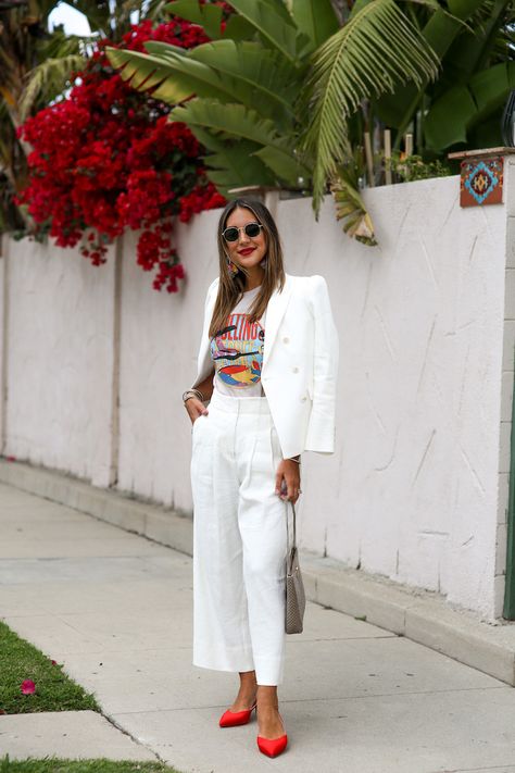 White Stretch Linen Blazer | How to Style a White Suit for Summer White Suits For Women Outfits, White Linen Blazer Outfit, Midsummer Masquerade, White Suits For Women, Dc Outfits, White Linen Pants Outfit, White Jacket Outfit, March Fashion, White Linen Blazer