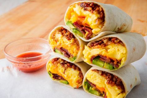 Breakfast Burrito - Delishcom Good Burrito Recipe, Best Burrito, Breakfast Burritos Recipe, Breakfast Burrito, Burritos Recipe, Bacon Breakfast, Cheesy Bacon, Idee Pasto Sano, How To Make Breakfast