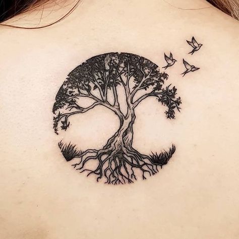 Tattoo Tree Of Life, Bird Design Tattoo, Oak Tree Tattoo, Tattoo Tree, Tree Tattoo Small, Worlds Best Tattoos, Ring Finger Tattoos, Circle Tattoos, Tree Tattoo Designs