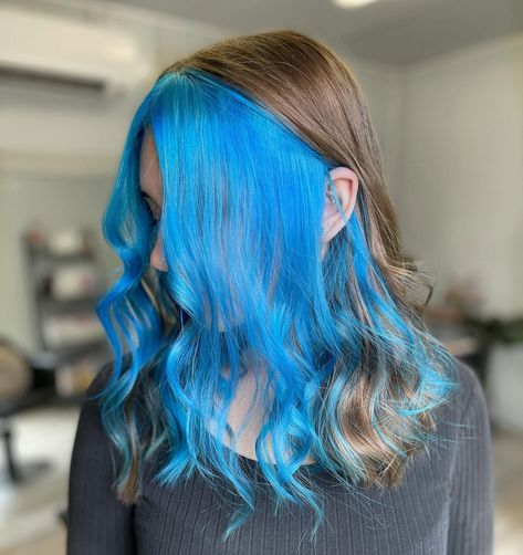 Electric Blue Money Piece Hair, Bright Blue Highlights In Brown Hair, Blue Under Layer Hair, Blue Under Dye Hair, Under Dyed Hair Blue, Under Hair Color Blue, Lived In Vivid Hair, Blonde With Blue Underneath, Under Layer Hair Color