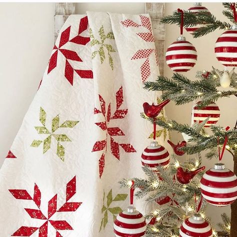 Southern Fabric Quilting on Instagram: “Is everyone still enjoying their tree or have you taken it down? Thank you @thepatternbasket. The pattern is called Peppermint Twist by…” Twist Quilt Pattern, Christmas Details, Christmas Quilt Blocks, Feather Quilt, Christmas Quilt Patterns, Red And White Quilts, Fat Quarter Quilt, Holiday Quilts, Winter Quilts