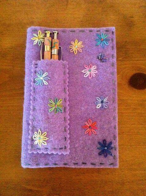 Felt Book Cover, Planner Sewing, Felt Bookmark, Felt Cover, Moleskine Notebook, Felt Book, Fabric Journals, Wool Projects, Sewing Needle