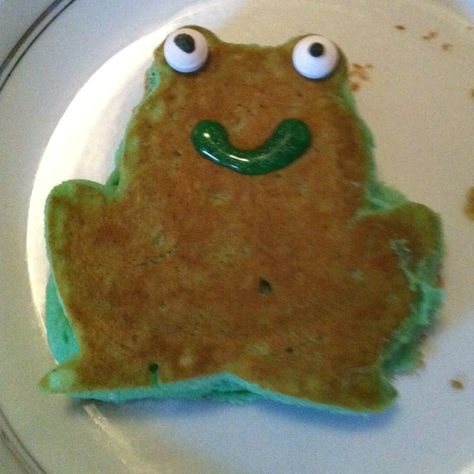 Frog pancakes! Frog Pancakes, Frog Pictures, Food Inspo, Future Baby, Frogs, Food Ideas, Pancakes, Quick Saves