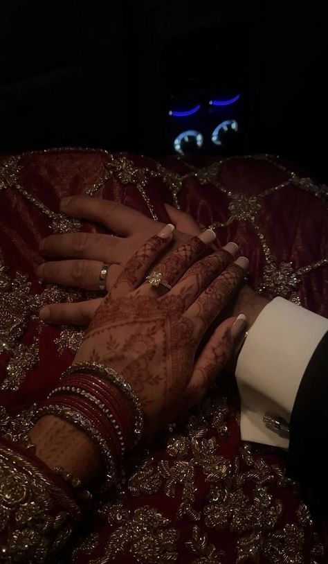 Hindu Marriage Aesthetic, Desi Wedding Aesthetic Bride And Groom, Indian Married Couple Aesthetic, Marriage Vision Board Indian, Wedding Desi Aesthetic, Engagement Aesthetic Indian, Indian Wedding Vision Board, Pakistani Wedding Poses, Punjabi Couple Aesthetic