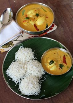 Idiyappam, traditional Kerala breakfast dish with Egg curry. Prepared with rice flour. Idiyappam Maker, Idiyappam Recipe, Kerala Breakfast, Rice And Curry, South Indian Breakfast Recipes, Cibo Asiatico, Egg Curry, Kerala Food, Easy Breakfast Ideas