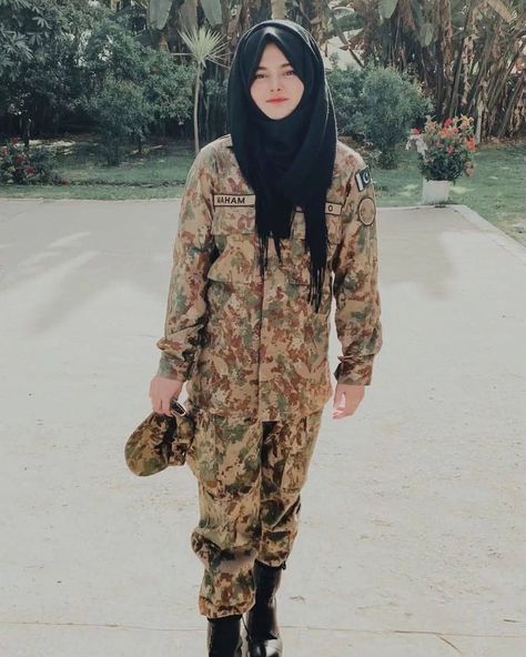 Pak Army Girls Dpz, Simple Dress For Girl, Female Military, Army Girls, Army Dress, Idf Women, Army Look, Prince Mohammed