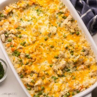 Chicken Breast Recipes Dinners, Cheesy Chicken And Rice, Pan Dishes, Healthy Casserole Recipes, Beef Barley, Rice Casserole Recipes, 2024 Family, Rice Chicken, Cheesy Casserole