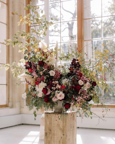 Autumnal Wedding Flowers, Garden Wedding Ceremony Decorations, Kew Gardens Wedding, Altar Pieces, Chuppah Flowers, Ceremony Altar, Garden Wedding Ceremony, Urn Arrangements, Ceremony Arrangement