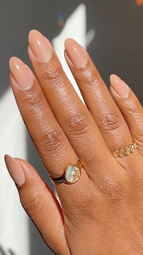 Summer Wedding Nails Bridesmaid, Bridal Party Nails, Bridesmaid Nail Ideas, Summer Wedding Nails, Gold Manicure, Wedding Nails Bridesmaid, Neutral Nail Polish, Bronze Nails, Bridesmaids Nails