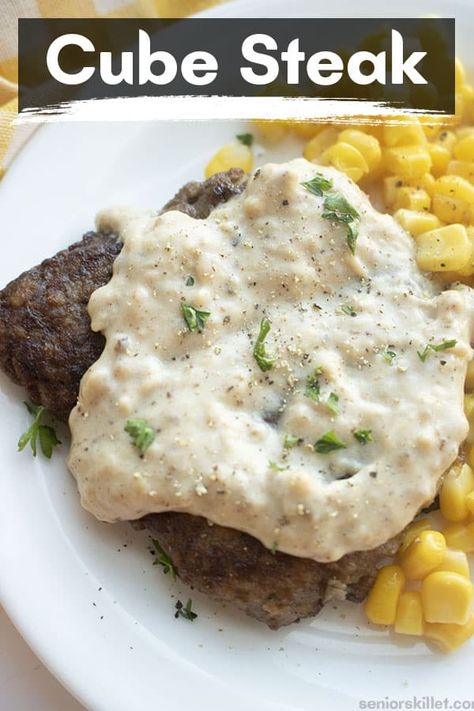 Cube Steak with white gravy is an easy weeknight dinner. Serve them with some mashed potatoes and a veggie. Your family will love it! Cube Steak White Gravy, Beef Cube Steak Recipes, White Gravy Recipe, Fried Chicken Livers, Steak And Mashed Potatoes, Beef Cubed Steak, Cube Steak Recipes, Country Fried Steak, White Gravy