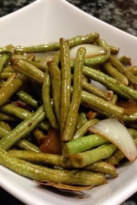 Adobong Sitaw (Stringbeans Adobo) recipe with 25 calories. Chinese Long Beans, Pinoy Recipe, Marinated Pork Chops, Adobo Recipe, Ground Beef And Potatoes, Stew Meat Recipes, Long Bean, Adobo Chicken, Beef Stew Meat