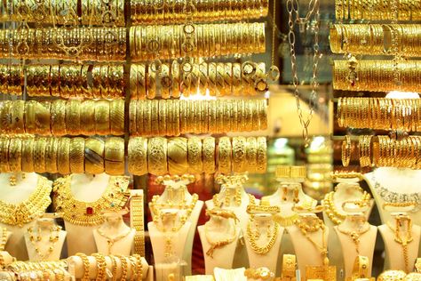 The West Is Losing Control Over the Gold Price Gold Reserve, Scrap Gold, Buy Gold And Silver, Money Machine, Gold Money, Buying Gold, Easy Jewelry, Dubai City, Diy Bracelets Easy