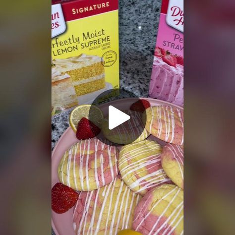 Strawberry And Lemon Cookies, Strawberry Lemon Cake Mix Recipes, Strawberry Cookies From Cake Mix Recipes, Lemon Strawberry Cookies, Strawberry Lemon Cookies, Strawberry Lemonade Cookies, Lemon Cake Mix Recipe, Strawberry Lemon Cake, Strawberry Lemonade Cake