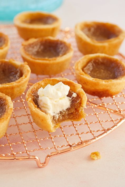 Canadian Butter Tarts have a sweet maple-y filling. Butter Tarts Recipe, Leftover Pie Crust, Canadian Butter Tarts, Traditional French Recipes, Maple Syrup Recipes, Tarts Recipe, Bigger Bolder Baking, Baking Cookbooks, Butter Tarts