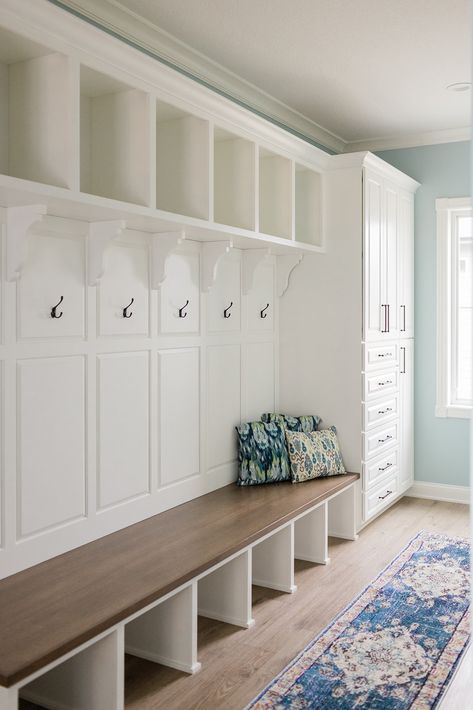 Mudroom With Open Lockers, Locker Area In House, Open Locker Mudroom, Locker System In Mudroom, Locker Mudroom Ideas, Home Locker Ideas, Barndominium Inspiration, Mud Room Baskets, Open Shelf Pantry