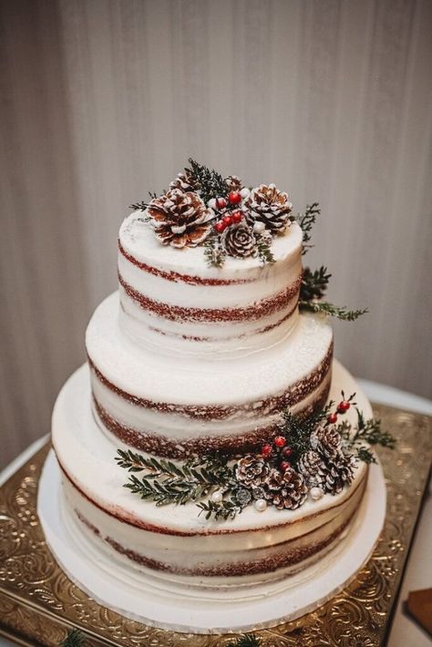 Christmas Wedding Desserts, Small Winter Wedding Cake, Christmas Wedding Cake Table, Simple Winter Wedding Cake, December Wedding Cake, Winter Theme Cake, Wedding Cake Winter, Winter Wedding Cake Ideas, Winter Wonderland Wedding Cakes