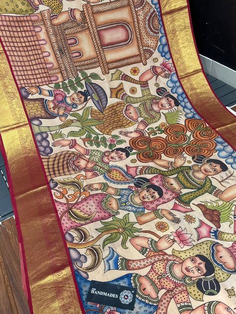 Kalamkari Saree With Kanchi Border, Penkalamkari Saree, Painting Sarees, Kalam Kari, Kalamkari Design, Saree Borders, Blouse With Border, Phad Painting, South Indian Wedding Saree