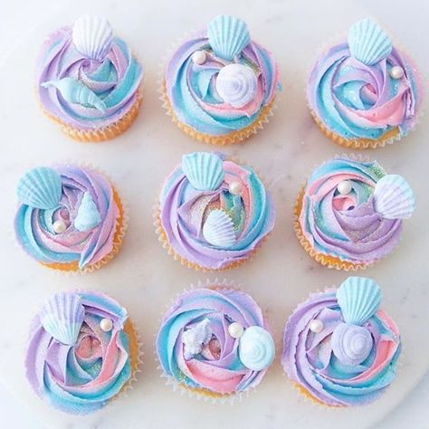 mermaid cupcakes Mermaid Cupcakes, Mermaid Birthday Cakes, Mermaid Theme Party, Mermaid Baby Showers, Mermaid Parties, Little Mermaid Birthday, Mermaid Theme Birthday, Mermaid Cakes, Festa Party