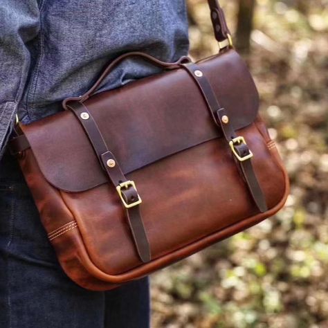 Handmade Leather Bag Pattern, Mail Bag, Leather Bag Pattern, Royal Clothing, Leather Workshop, Leather Rucksack, Mens Leather Bag, Do You Like It, Leather Projects