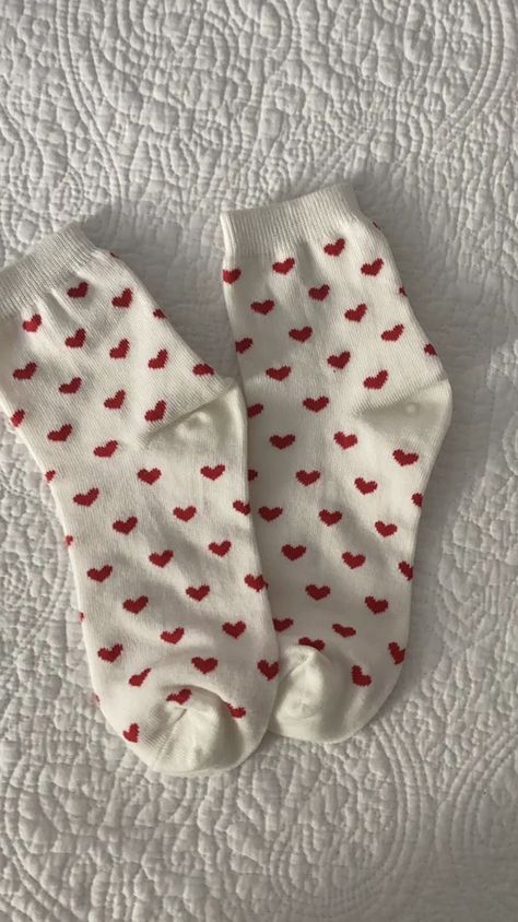 You Are My Moon, Heart Socks, Devil Wears Prada, Tapeta Pro Iphone, Valentine's Day Outfit, Cute Socks, Birthday Wishlist, Red Hearts, Cute Fits