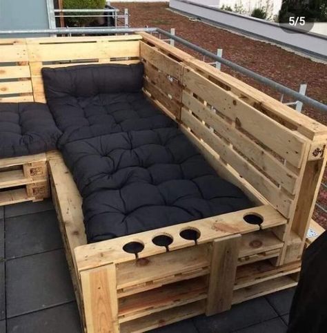 Palette Outdoor Furniture, Outdoor Pallet Projects, Pallet Garden Furniture, Pallet Patio Furniture, Pallet Patio, Pallet Designs, Balkon Design, Small Woodworking Projects, Outdoor Couch