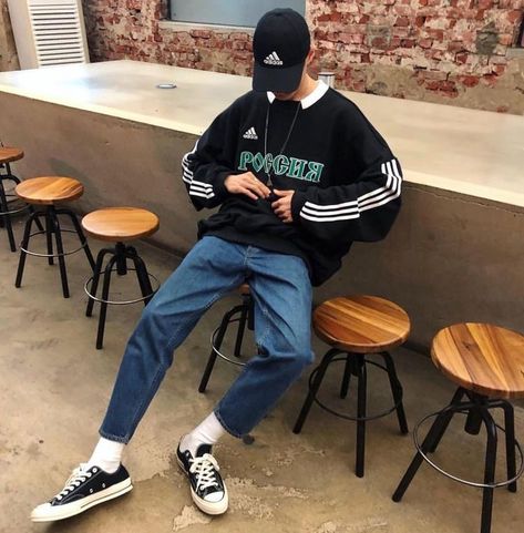 School Boy Aesthetic, Boys School Outfits, Urban Shirt, Simple Outfits For School, Goth Outfit, Outfit For Men, Moda Streetwear, Streetwear Mode, Boy Aesthetic