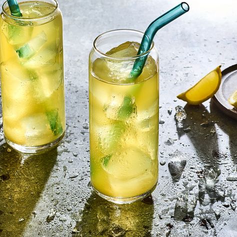 Best Iced Tea Recipe, Iced Green Tea Recipe, Cardamom Recipe, Ginger Soda, Cold Brew Tea, Iced Tea Recipe, Japanese Drinks, Foo Foo, Green Tea Recipes