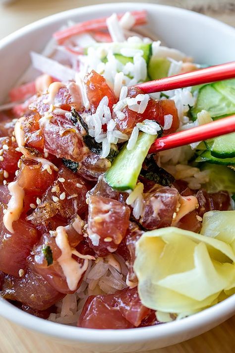 Poke Bowl with Spicy Ahi Tuna, a Fresh and Healthy New Pleasure Spicy Ahi Tuna, Ahi Tuna Poke, Meat And Veggies, Hawaiian Poke, Sushi Bowls, Tuna Poke Bowl, Poke Bowl Recipe, Ahi Poke, Tuna Poke