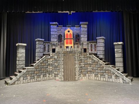 castle stage set - Google Search Castle Set Design, Box Set Design, Theater Set Design, Medieval Bedroom, Set Design Theatre, Camp Style, Fairytale Castle, Theatre Set, Stage Set