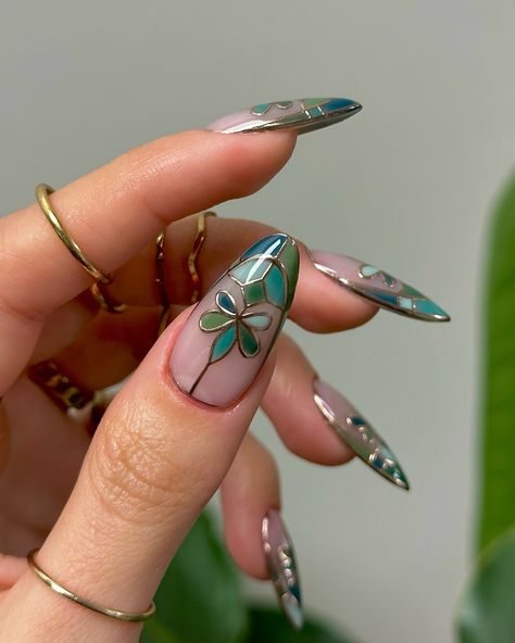 Mosaic Tiles Handpainted using all @stellar_gel HF hard structure blush veil HF skydive Intercoastal Really teal Woodlands Rainforest Rose gold chrome @amazon Inspo @zingernail ✨ #nails #nailsofinstagram #nailsonfleek #nails💅 #nails2inspire #nailswag #nailstyle #nailsnailsnails #showyourclawssss #nailart #naildesigns #nailsoftheday #naildesign #nailthegram #nailinspo #thenailconnectionxo #nailsmagazine #nailitmag #scratchmagazine #nailpromagazine #stellargel #stellarnails #nailitdail... Really Cool Nail Designs, Hexcore Nails, Art Nouveau Nails, Mystical Nail Designs, Really Teal, Mosaic Nails, Teal Nail Art, Stained Glass Nails, Blush Veil