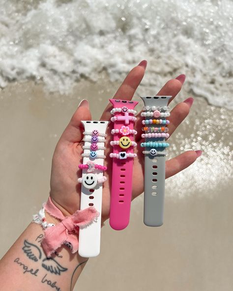 Do you need to brighten up your Apple Watch? These watch band charms are perfect for you! There are so many options and colors so you can find something perfect for you! They’re all 50% off and ship for free! Etsy shop link in my bio!💕 Diy Watch Band, Watch Hacks, Watch Band Charms, Apple Watch Hacks, Diy Watch, Bead Bracelets, Pretty Jewellery, Do You Need, Watch Band