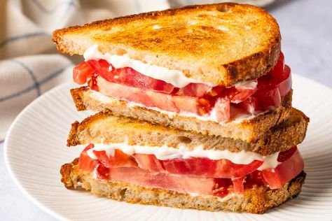 My 1-Ingredient Upgrade for Better Tomato Sandwiches Tomato Sandwich Recipes, Tomato Sandwiches, Best Tuna Salad, Summer Sandwiches, Cucumber Sandwiches, Tomato Sandwich, Grilled Tomatoes, Tomato And Cheese, Cooking Hacks