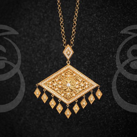 Beautiful Omani Jewellery Omani Jewellery Gold, Omani Jewellery, Mysore Palace, Sultanate Of Oman, Traditional Jewellery, Indian Jewellery Design Earrings, Indian Jewellery Design, Jewelry Design Earrings, Annual Report