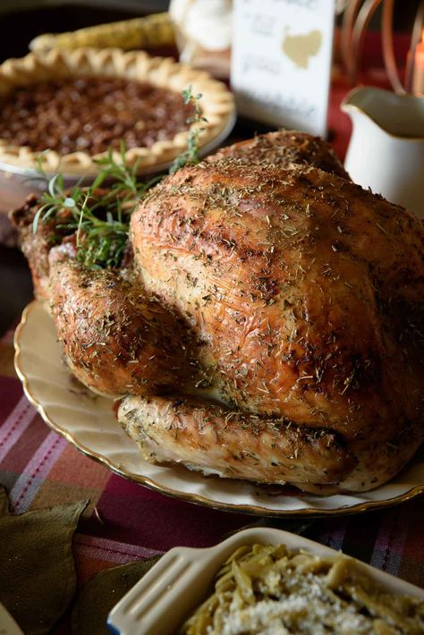 Deep Fried Turkey Recipes, Brown Gravy Recipe, Fried Turkey Recipes, Herb Roasted Turkey, Deep Fried Turkey, Roast Turkey Recipes, Turkey Stuffing, Fried Turkey, Rosemary Garlic