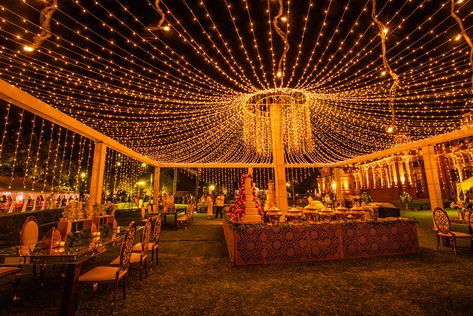 Eco Friendly Wedding Decor, Wedding Decor Trends, Open Air Wedding, Dream Wedding Reception, Wedding Decor Photos, Palace Wedding, Wedding Entrance Decor, Marriage Decoration, Wedding Planning Decor