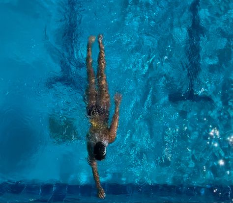 #swim #swimming #pool #sports #swimmer #summer #aesthetic #inspiration #photography #photo Swimming Aesthetic Pictures, Lap Swimming Aesthetic, Swimming Laps Aesthetic, Swim Teacher Aesthetic, Swiming Pull Aesthetic Girl, Swim Club Aesthetic, Swim Training Aesthetic, Olympic Swimmer Aesthetic, Swim Girl Aesthetic