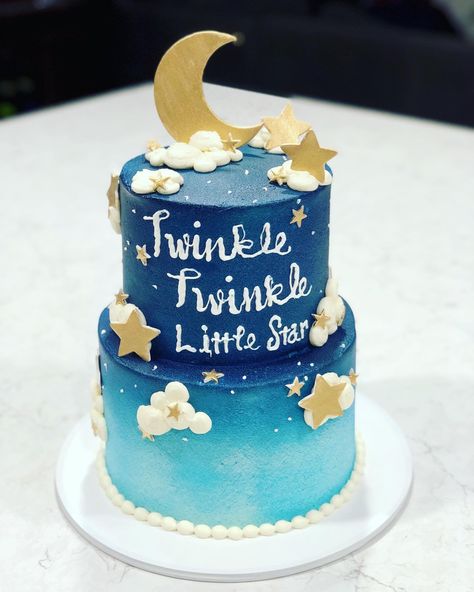 Twinkle Twinkle Cake Ideas, Moon And Stars Baby Shower Cake, Twinkle Cake, Baby Shower At Restaurant, Blue Baby Shower Cake, Twinkle Twinkle Little Star Cake, Twinkle Little Star Cake, Star Baby Shower Theme, Blue Birthday Cakes