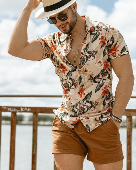 Island Mens Fashion, Summer Vacation Mens Outfits, Men Beach Outfit Ideas, Goa Wear Men, Outfits For The Beach Men, Summer Outfits For Men Beach, Men Tropical Fashion, Beach Resort Outfits Men, Summer Men Outfit Beach