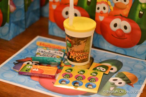 Favors at a Veggie Tales Party #veggietales #partyfavors Green Birthday Party Ideas, Veggie Tales Birthday Party, Veggie Tales Birthday, Veggie Tales Party, Green Birthday Party, Fun Party Drinks, Turning Three, Girl Birthday Party Favors, Boy Party Favors