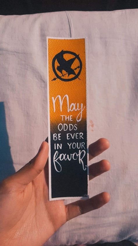 Aesthetic, Distopian Novel, Hunger Games Book 1 Hunger Games Crafts Diy, Bookmarks Hunger Games, The Hunger Games Bookmarks, Hunger Games Gifts Ideas, Hunger Games Bookmark, Hunger Games Room Decor, Hunger Games Watercolor, Hunger Games Painting Ideas, Hunger Games Painting