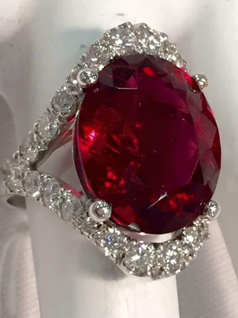 8ct rubellite tourmaline ring haloed and shanked with G,SI diamonds in 18k white gold. Red Diamond Jewelry, Red Diamond Ring, Cherry Jelly, Bijoux Art Deco, Red Tourmaline, Rubellite Tourmaline, Fantasy Closet, Missing Link, Expensive Jewelry