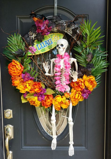 Halloween  - Haunted Luau Party Tropical Halloween Decorations, Haunted Hawaiian Party, Halloween Tiki Bar, Hawaiian Halloween Decorations, Tropical Fall Decorations, Halloween Luau Party, Haunted Luau Party, Florida Halloween Decorations, Tropical Halloween Decor