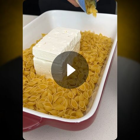 Watch Snacks & Hacks on Snapchat Pasta Hacks, Odd Recipes, Kraft Dinner Hacks, Easy Tasty Recipes Videos, Tasty Videos Dinner, Food Hacks Videos, Tasty Videos Desserts, Apple Dumpling Recipe, Baked Mac And Cheese Recipe