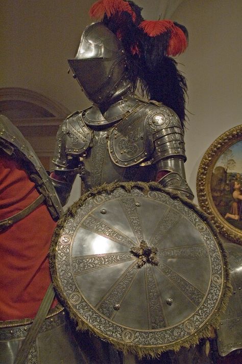 European Armor - c1515 Italian Horsemans Armor Shield Irish Rose, Ancient Armor, Historical Armor, Knight In Shining Armor, 다크 판타지, Knight Armor, Arm Armor, Medieval Armor, Suit Of Armor