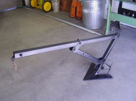 Ground Anchor by big sky trapper -- Homemade ground anchor constructed from tubing, bar stock, steel plate, chain, nuts, and bolts. http://www.homemadetools.net/homemade-ground-anchor Truck Accesories, Accessoires 4x4, Yard Tractors, Welding Rigs, Ground Anchor, Tractor Idea, Stuck In The Mud, Expedition Portal, Tractor Attachments