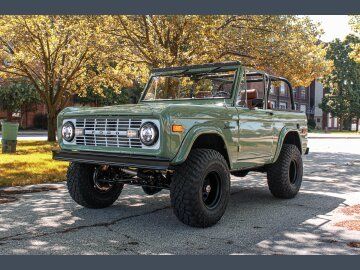 1973 Ford Bronco for sale near Ashland, Ohio 44805 - 101742530 - Classics on Autotrader 1973 Ford Bronco, Bronco Classic, Ford Bronco For Sale, Classic Ford Broncos, Crate Engines, Bronco Sports, Best Classic Cars, Car Dealers, Roll Cage